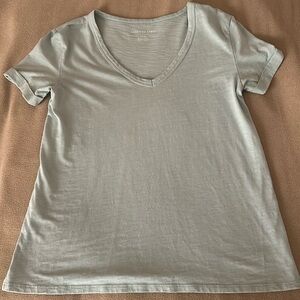 American Eagle bluish green tshirt